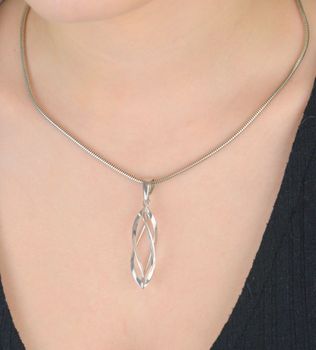 Elegancki srebrny łańcuszek linka próba 925 o szerokości 2,3 mm i długości 50 cm. Waga 10,70 g. Doskonały wybór na każdą okazję. Wysoka jakość biżuterii (1).JPG